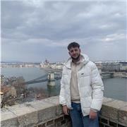 estudiante de 4 de medicina da clases de biología a alumnos de la ESO y bachillerato